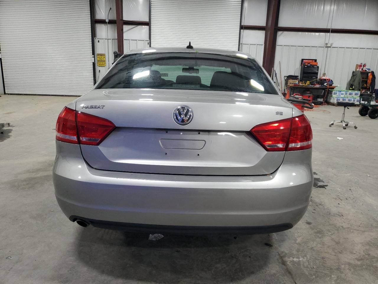 Photo 5 VIN: 1VWBH7A31CC036346 - VOLKSWAGEN PASSAT 