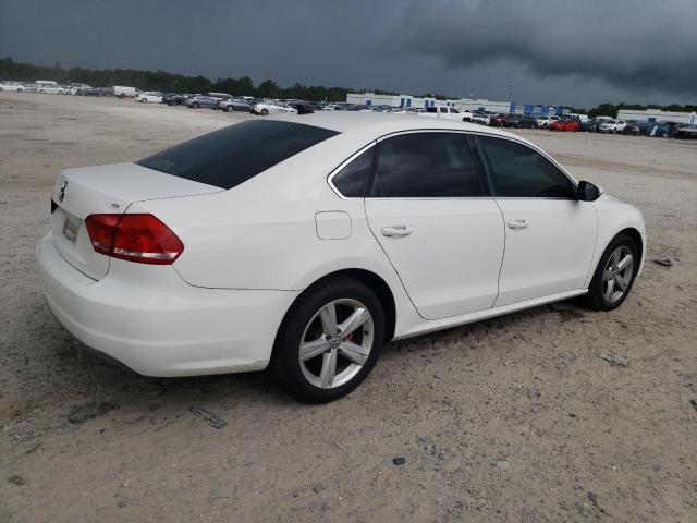 Photo 2 VIN: 1VWBH7A31CC063305 - VOLKSWAGEN PASSAT 