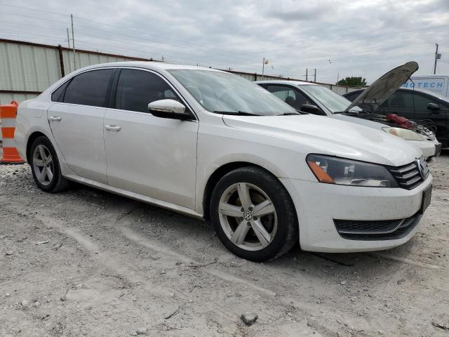 Photo 3 VIN: 1VWBH7A31CC065491 - VOLKSWAGEN PASSAT 