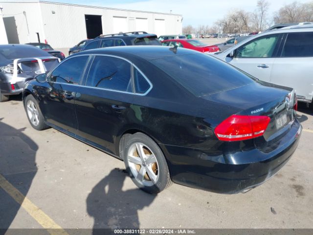 Photo 2 VIN: 1VWBH7A31CC097549 - VOLKSWAGEN PASSAT 