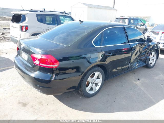 Photo 3 VIN: 1VWBH7A31CC097549 - VOLKSWAGEN PASSAT 