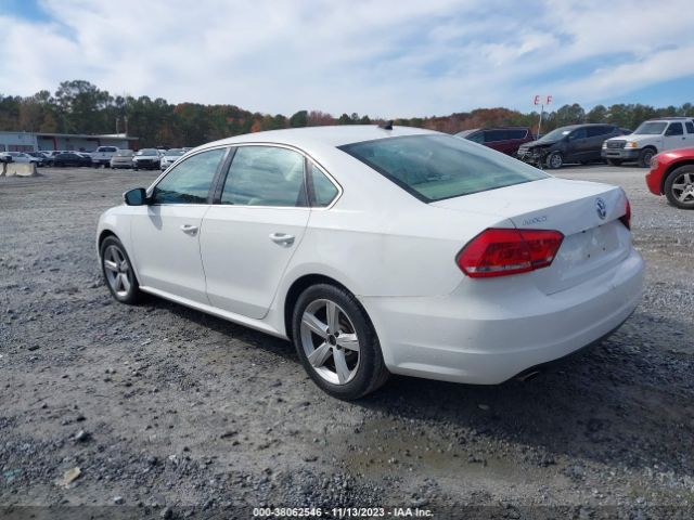 Photo 2 VIN: 1VWBH7A31CC110154 - VOLKSWAGEN PASSAT 