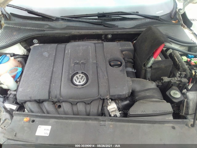 Photo 9 VIN: 1VWBH7A31DC042116 - VOLKSWAGEN PASSAT 