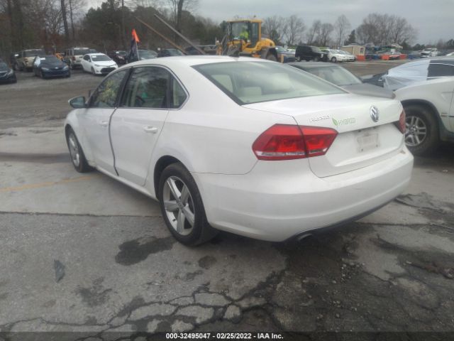 Photo 2 VIN: 1VWBH7A32CC032340 - VOLKSWAGEN PASSAT 