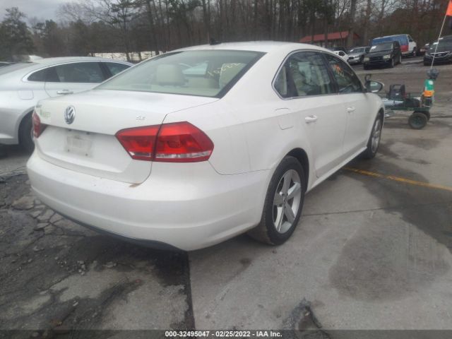 Photo 3 VIN: 1VWBH7A32CC032340 - VOLKSWAGEN PASSAT 