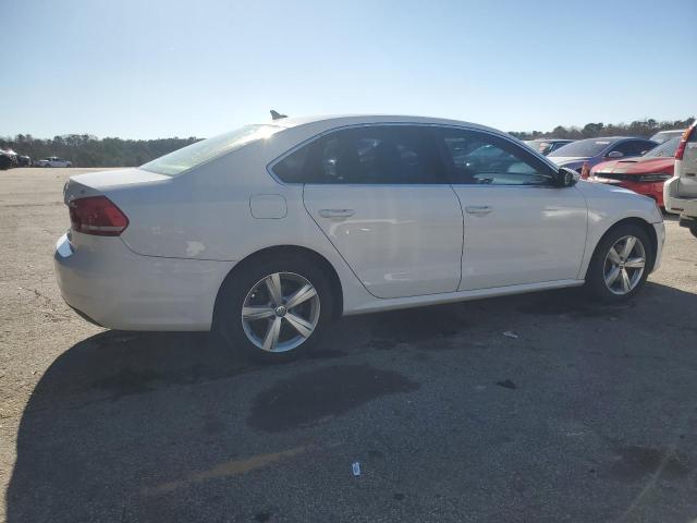 Photo 2 VIN: 1VWBH7A32CC050014 - VOLKSWAGEN PASSAT SE 