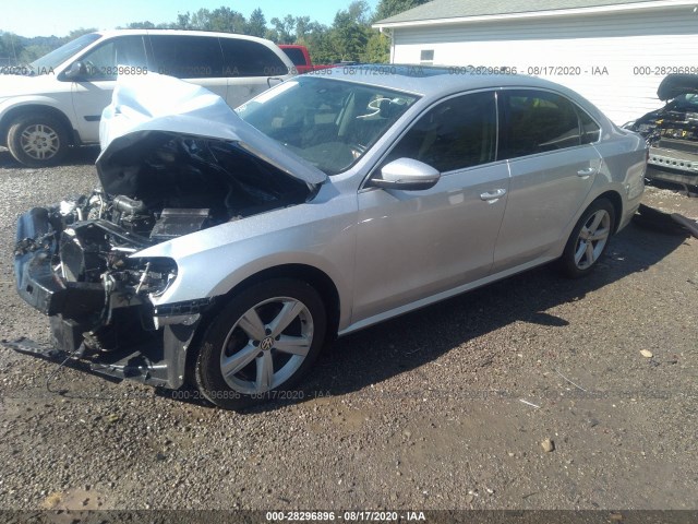 Photo 1 VIN: 1VWBH7A32CC097107 - VOLKSWAGEN PASSAT 