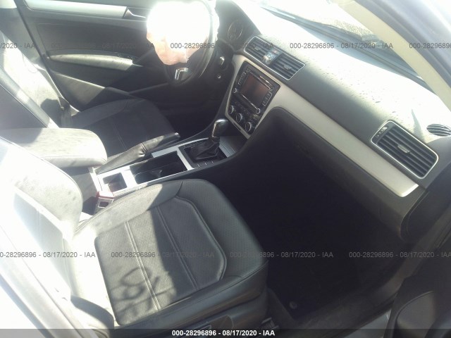 Photo 4 VIN: 1VWBH7A32CC097107 - VOLKSWAGEN PASSAT 