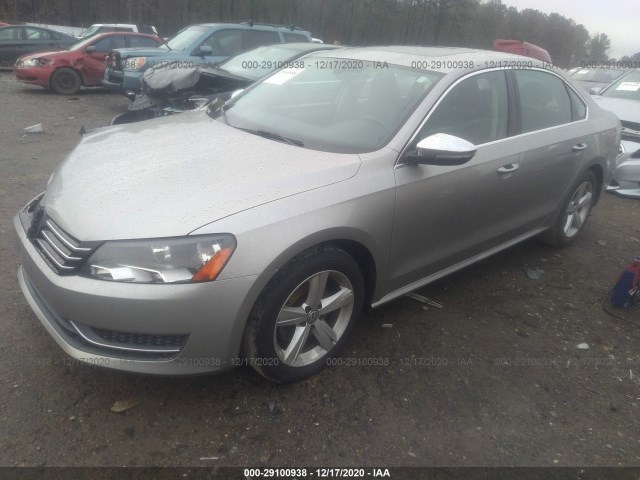 Photo 1 VIN: 1VWBH7A33CC013716 - VOLKSWAGEN PASSAT 