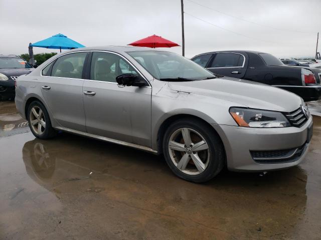 Photo 3 VIN: 1VWBH7A33CC031102 - VOLKSWAGEN PASSAT 