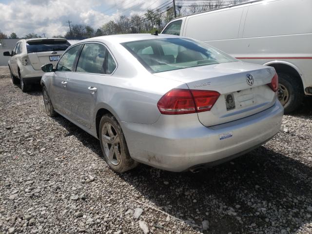 Photo 2 VIN: 1VWBH7A33CC088643 - VOLKSWAGEN PASSAT 