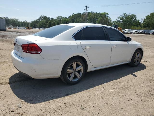 Photo 2 VIN: 1VWBH7A33DC055806 - VOLKSWAGEN PASSAT 