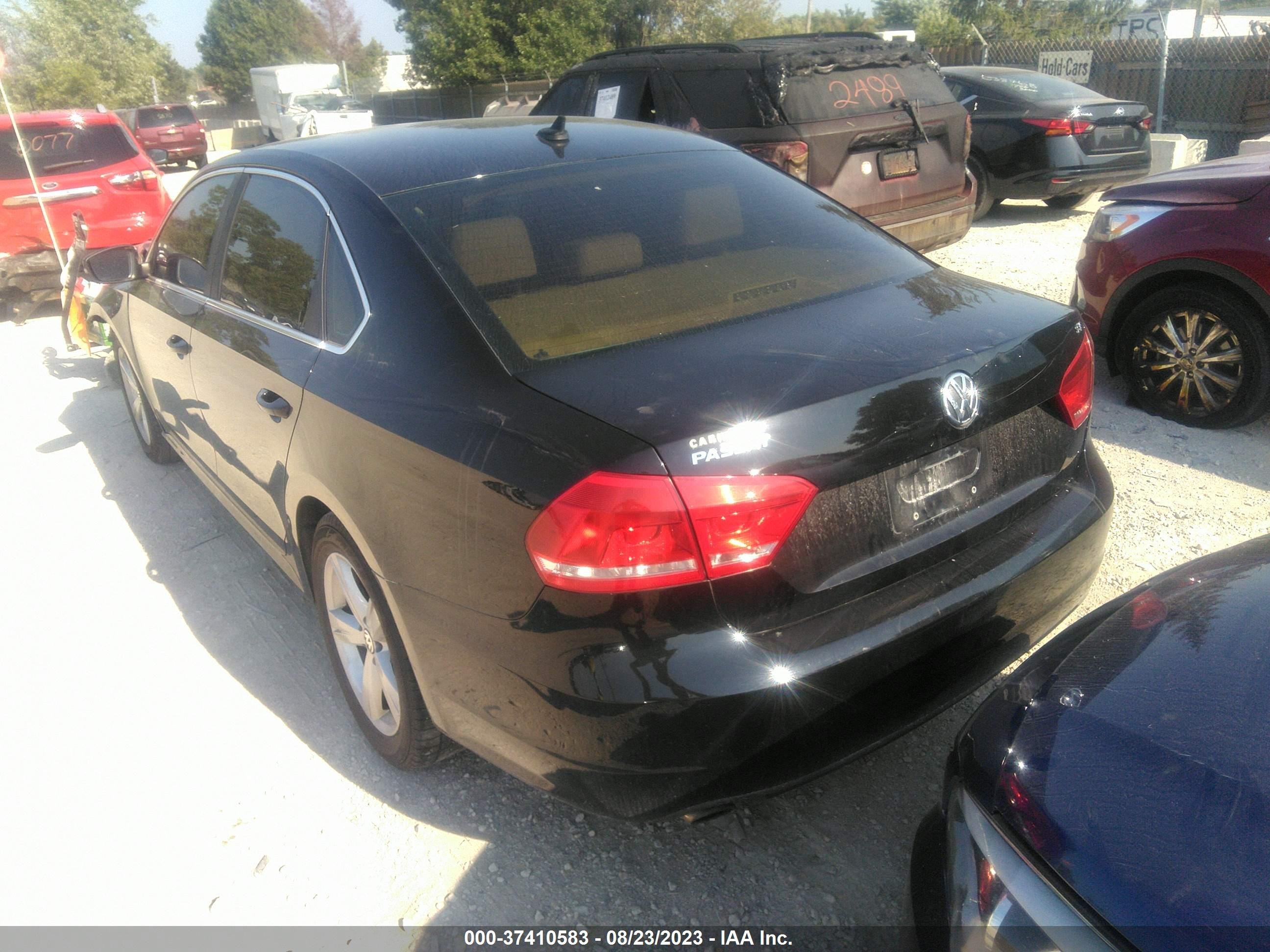 Photo 2 VIN: 1VWBH7A33DC103708 - VOLKSWAGEN PASSAT 