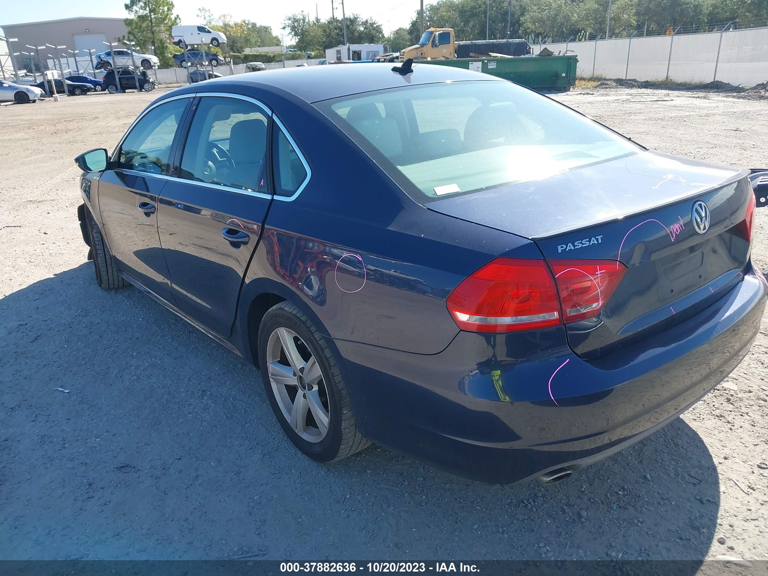 Photo 2 VIN: 1VWBH7A34CC029150 - VOLKSWAGEN PASSAT 