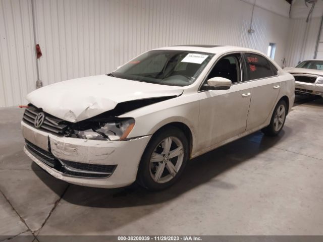 Photo 1 VIN: 1VWBH7A34CC076243 - VOLKSWAGEN PASSAT 