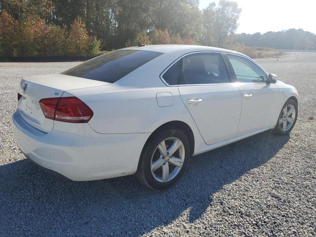 Photo 2 VIN: 1VWBH7A34DC128469 - VOLKSWAGEN PASSAT 