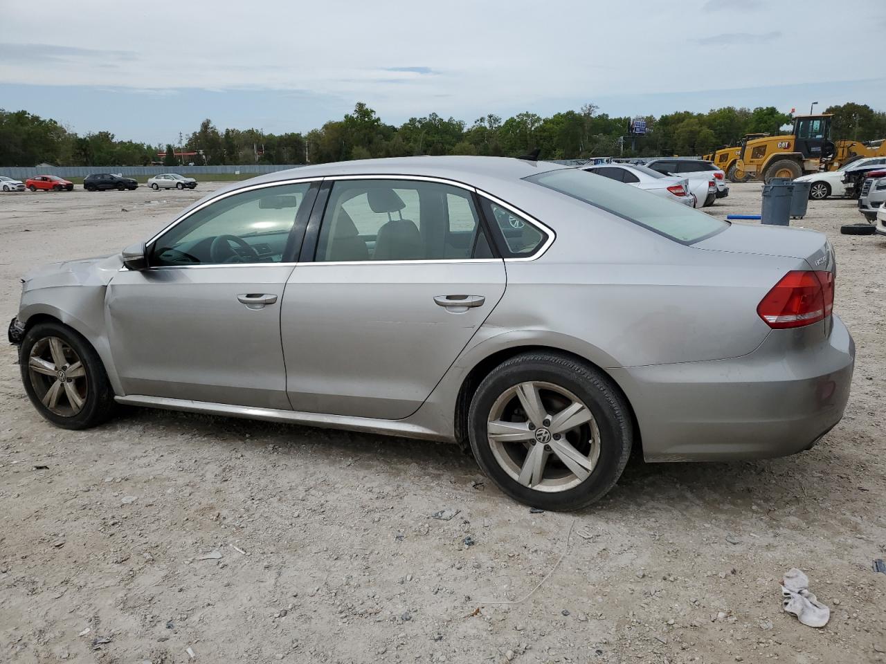 Photo 1 VIN: 1VWBH7A35CC034664 - VOLKSWAGEN PASSAT 