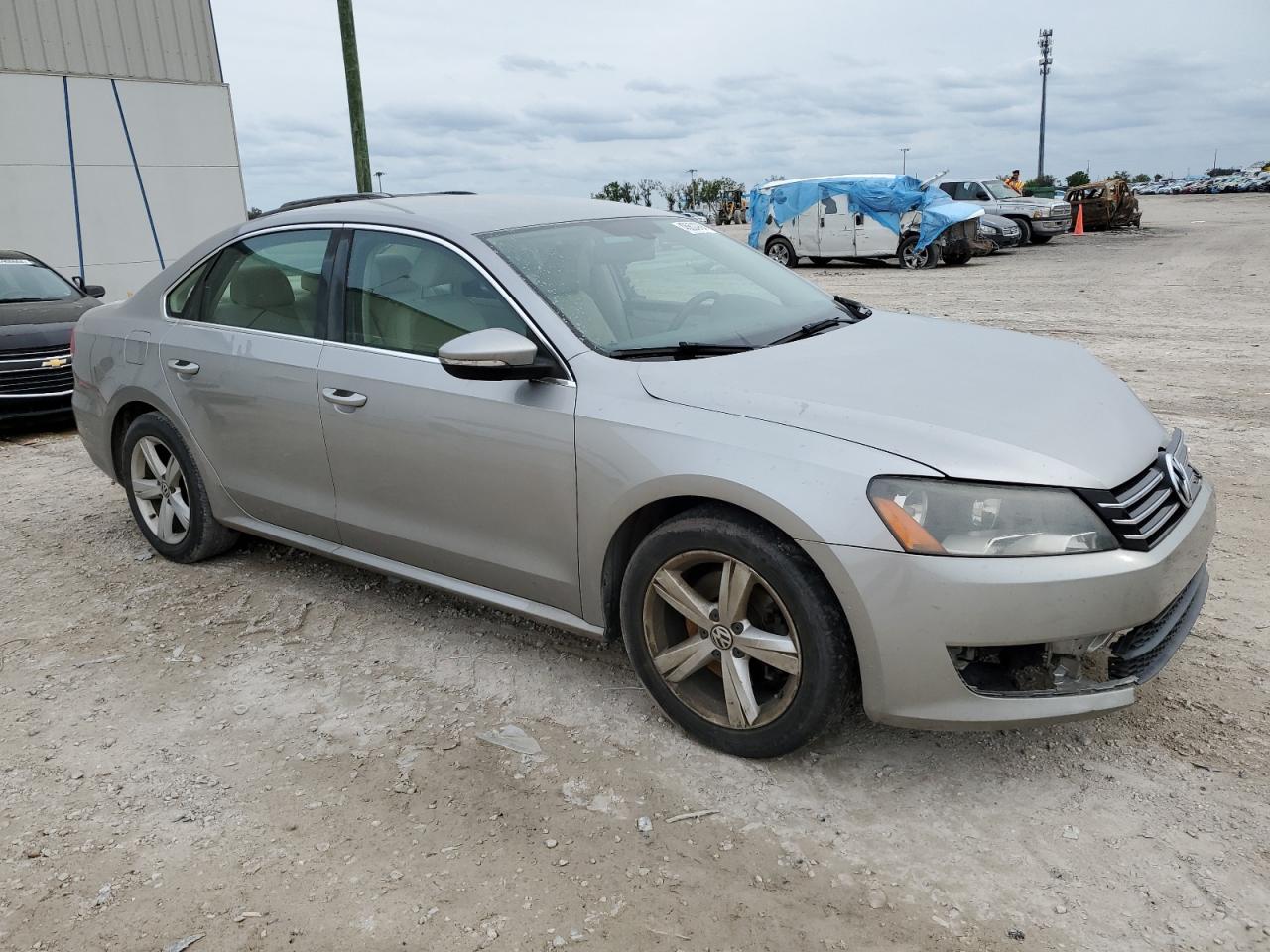 Photo 3 VIN: 1VWBH7A35CC034664 - VOLKSWAGEN PASSAT 