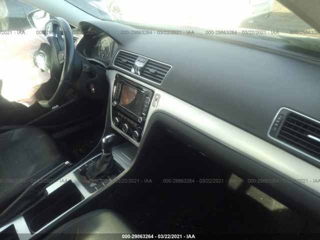 Photo 4 VIN: 1VWBH7A35CC089857 - VOLKSWAGEN PASSAT 