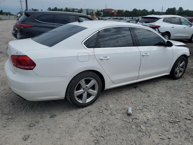 Photo 2 VIN: 1VWBH7A36CC052400 - VOLKSWAGEN PASSAT 