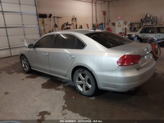 Photo 2 VIN: 1VWBH7A36CC110389 - VOLKSWAGEN PASSAT 