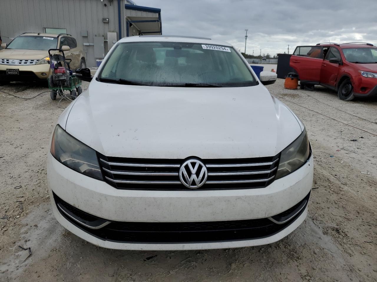 Photo 4 VIN: 1VWBH7A36DC013274 - VOLKSWAGEN PASSAT 