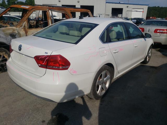 Photo 3 VIN: 1VWBH7A37CC064667 - VOLKSWAGEN PASSAT 