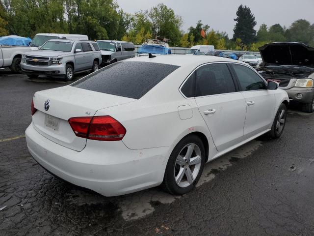 Photo 2 VIN: 1VWBH7A37DC042928 - VOLKSWAGEN PASSAT 