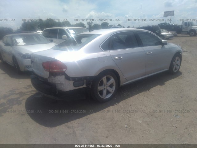 Photo 3 VIN: 1VWBH7A38DC028584 - VOLKSWAGEN PASSAT 