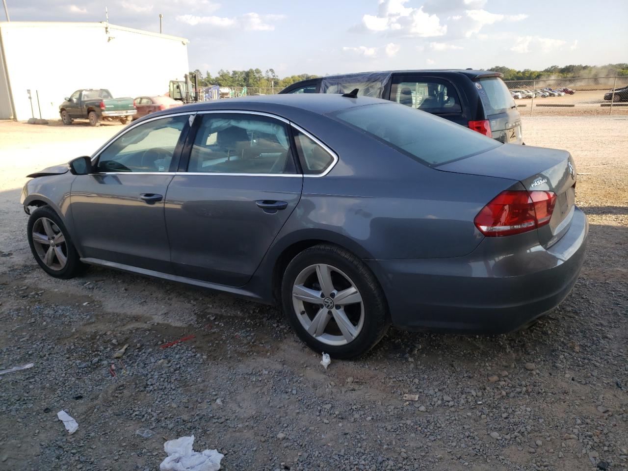 Photo 1 VIN: 1VWBH7A38DC104577 - VOLKSWAGEN PASSAT 