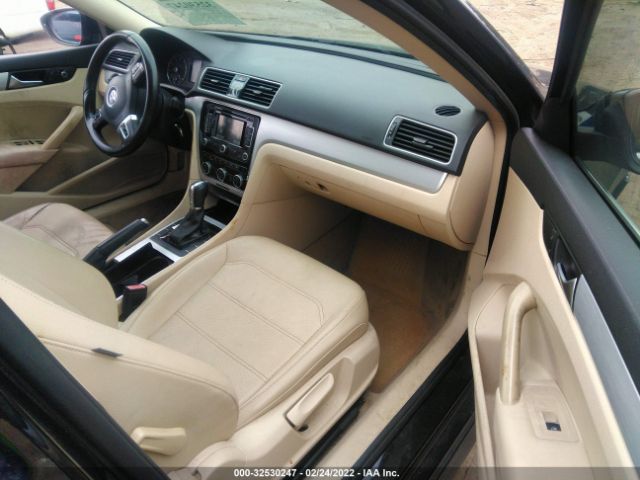 Photo 4 VIN: 1VWBH7A39CC049121 - VOLKSWAGEN PASSAT 