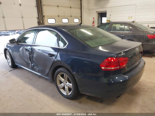 Photo 2 VIN: 1VWBH7A3XCC015852 - VOLKSWAGEN PASSAT 