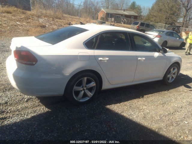 Photo 3 VIN: 1VWBH7A3XCC067160 - VOLKSWAGEN PASSAT 