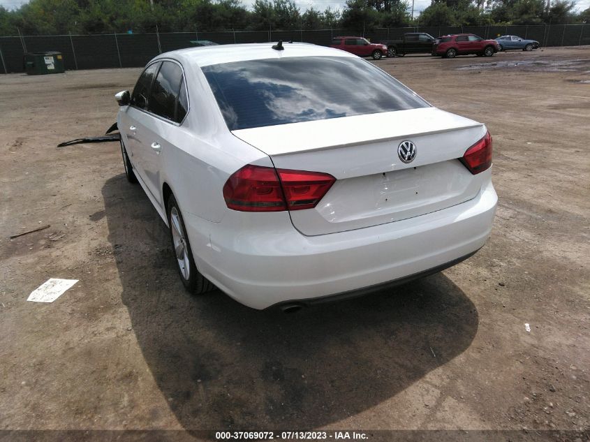 Photo 2 VIN: 1VWBH7A3XCC087120 - VOLKSWAGEN PASSAT 