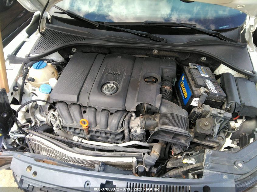 Photo 9 VIN: 1VWBH7A3XCC087120 - VOLKSWAGEN PASSAT 