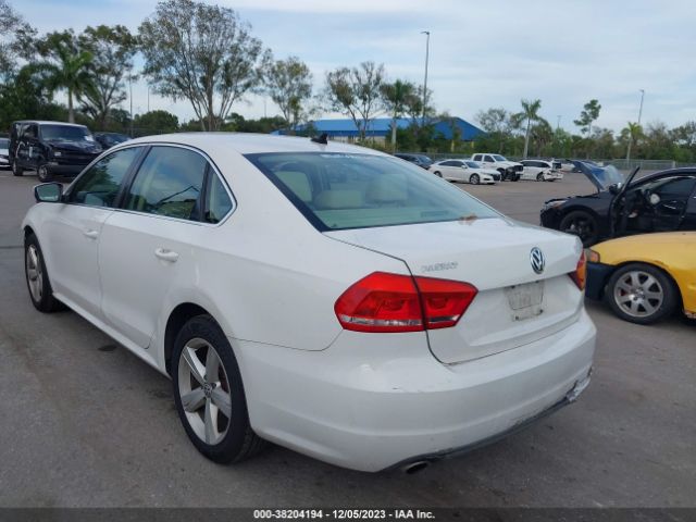 Photo 2 VIN: 1VWBH7A3XDC034709 - VOLKSWAGEN PASSAT 