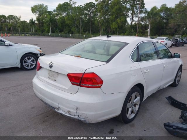 Photo 3 VIN: 1VWBH7A3XDC034709 - VOLKSWAGEN PASSAT 