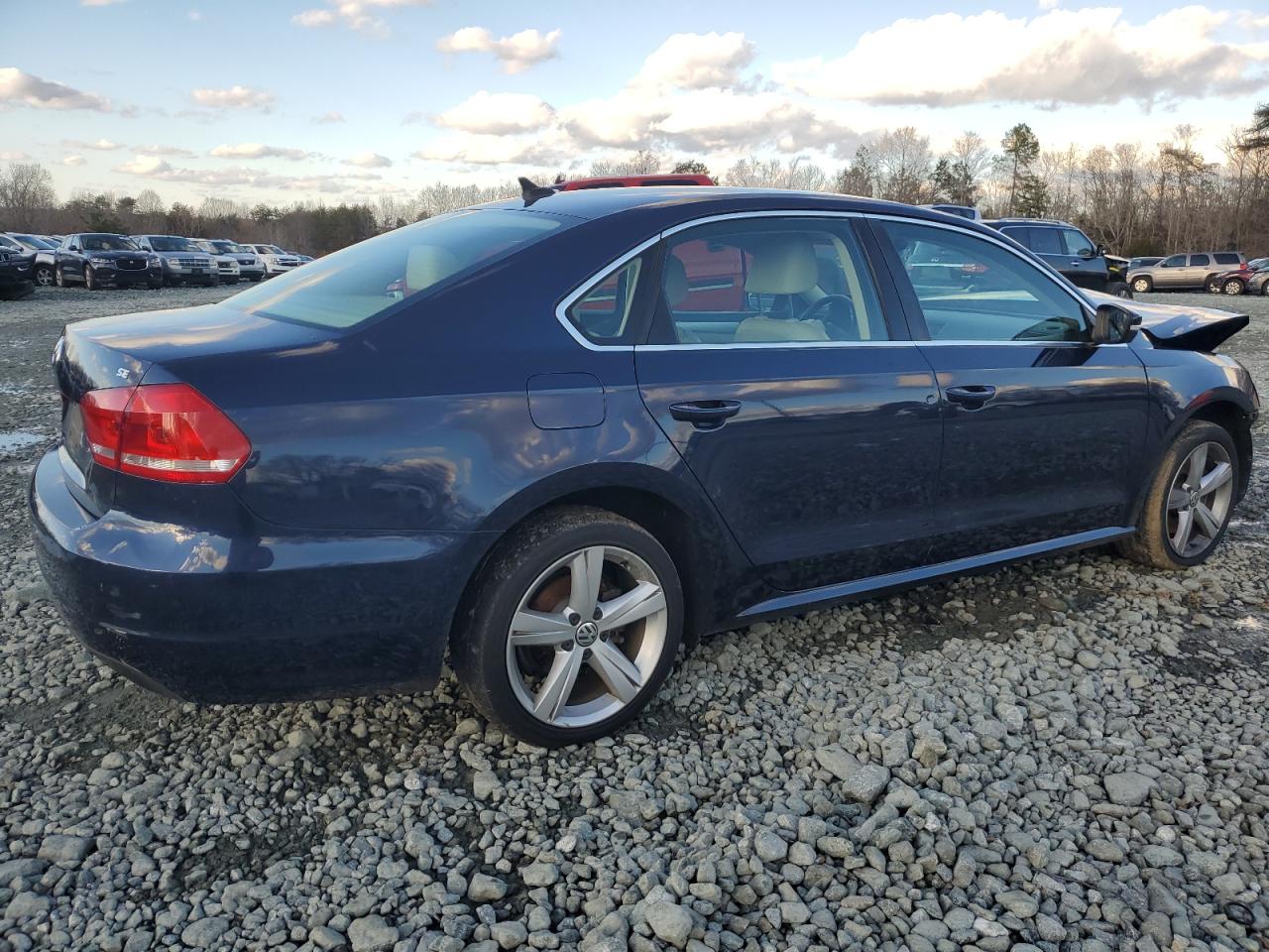 Photo 2 VIN: 1VWBH7A3XDC079696 - VOLKSWAGEN PASSAT 