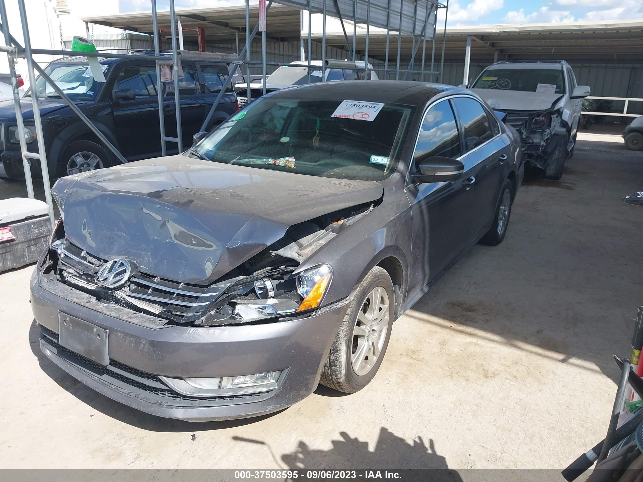 Photo 1 VIN: 1VWBM7A32DC125792 - VOLKSWAGEN PASSAT 