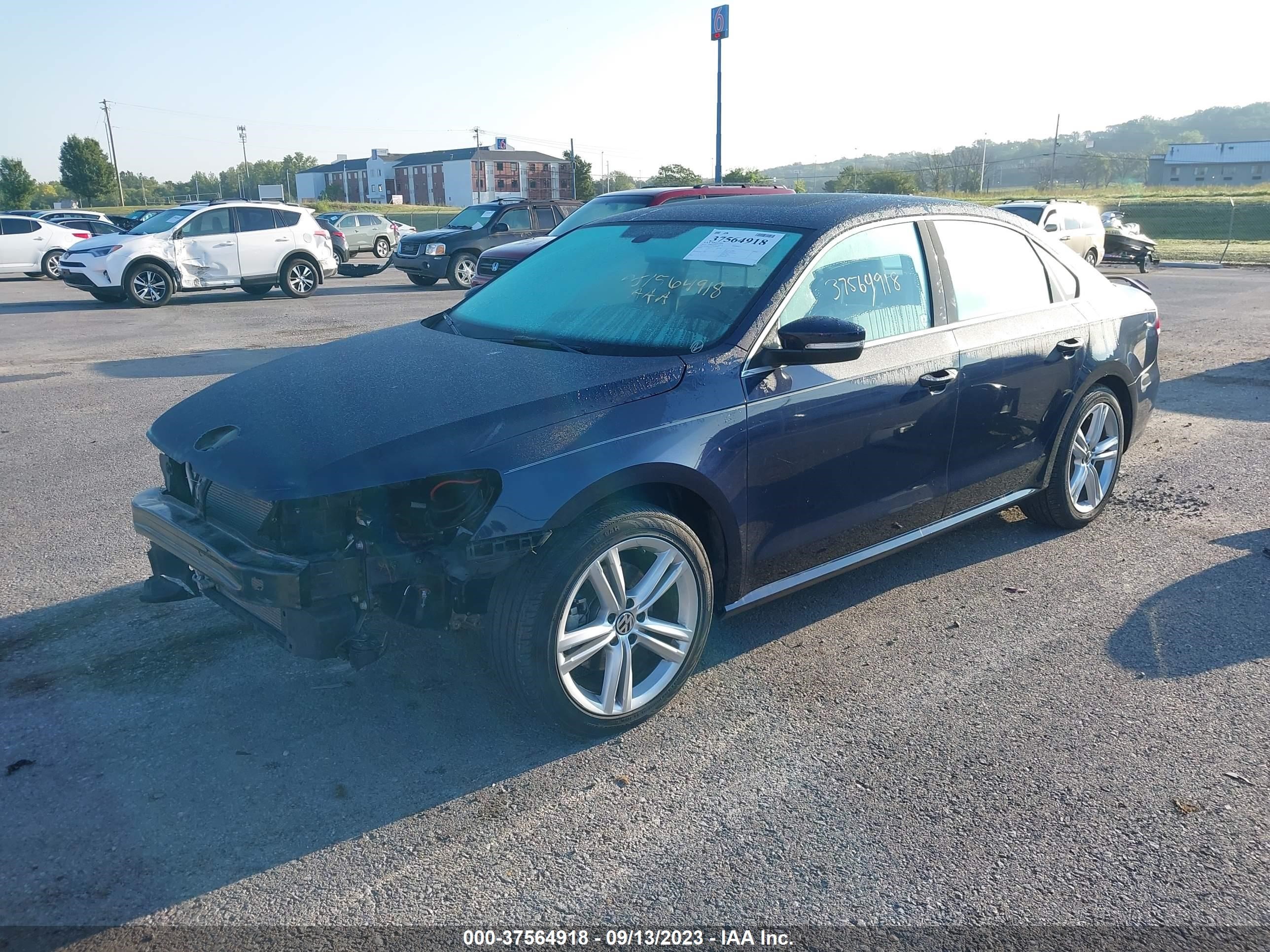 Photo 1 VIN: 1VWBM7A34DC090947 - VOLKSWAGEN PASSAT 