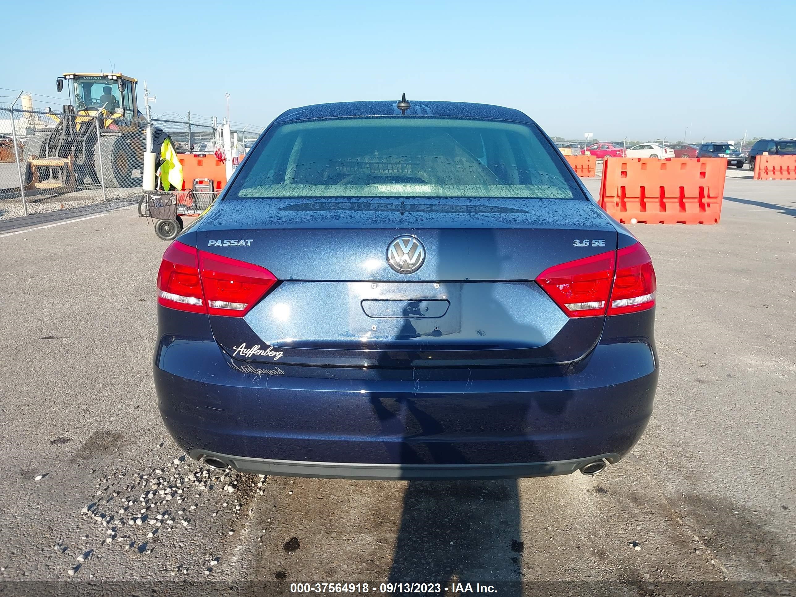 Photo 15 VIN: 1VWBM7A34DC090947 - VOLKSWAGEN PASSAT 