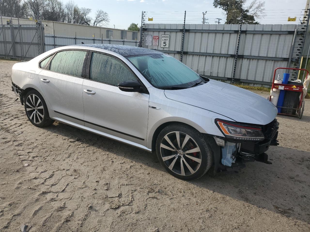 Photo 3 VIN: 1VWBM7A34JC041341 - VOLKSWAGEN PASSAT 