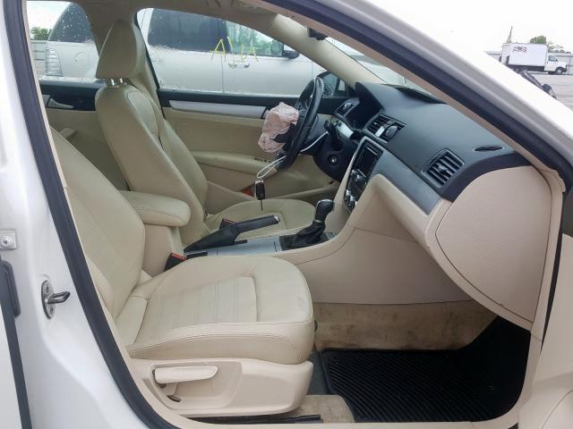 Photo 4 VIN: 1VWBM7A39CC074497 - VOLKSWAGEN PASSAT 