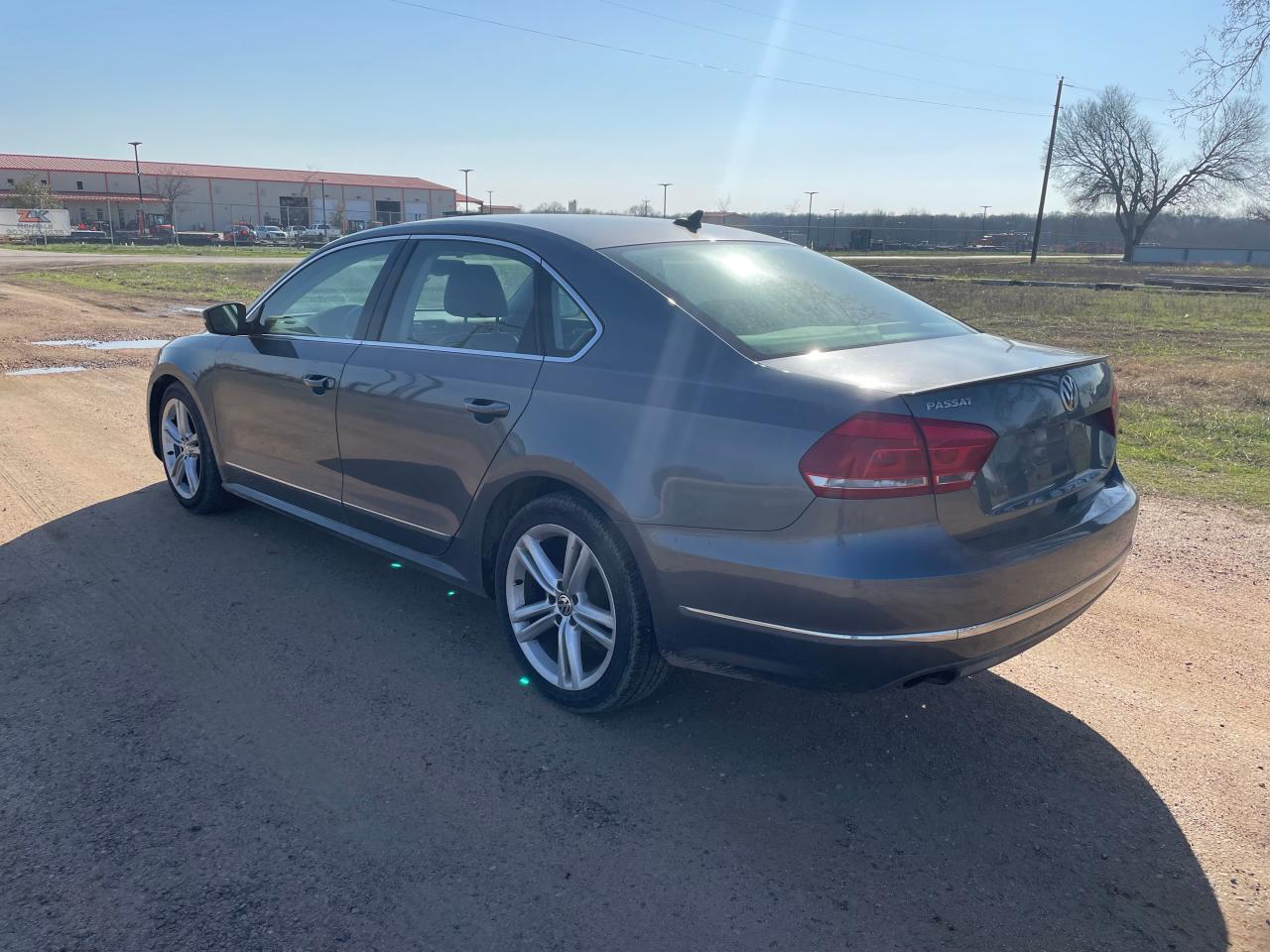 Photo 2 VIN: 1VWBN7A31EC098955 - VOLKSWAGEN PASSAT 