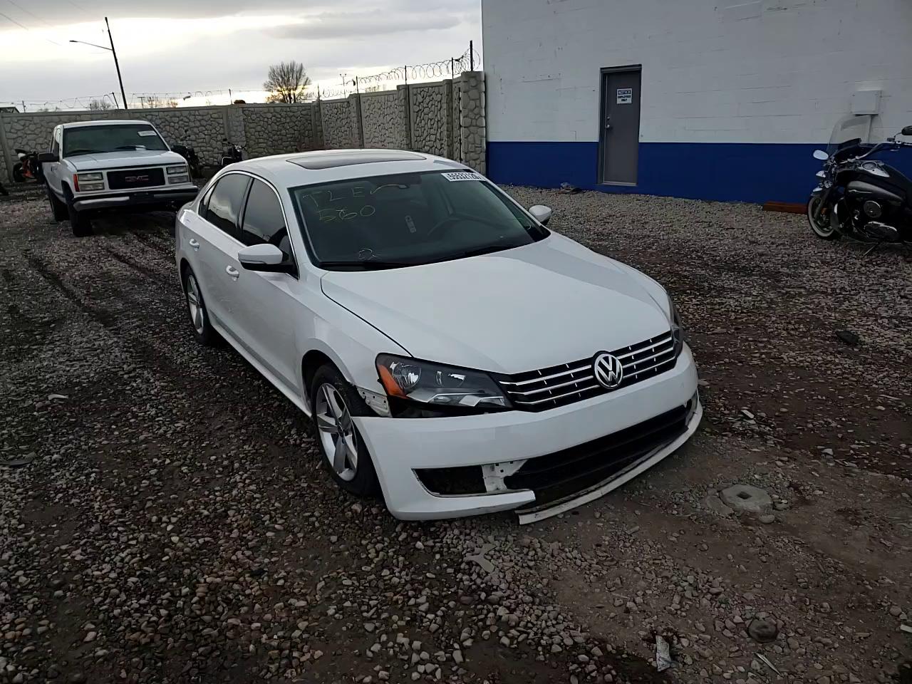 Photo 10 VIN: 1VWBN7A33DC054552 - VOLKSWAGEN PASSAT 