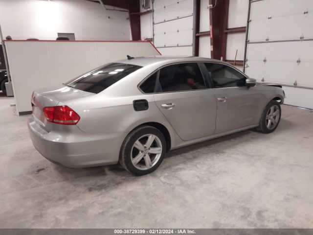 Photo 3 VIN: 1VWBN7A36DC044372 - VOLKSWAGEN PASSAT 