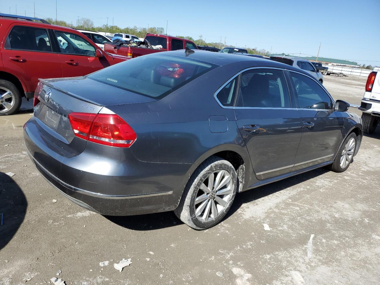 Photo 2 VIN: 1VWBN7A36DC103355 - VOLKSWAGEN PASSAT 