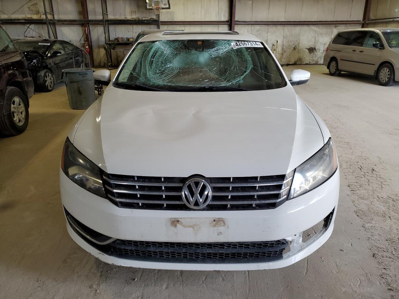 Photo 4 VIN: 1VWBN7A38EC111829 - VOLKSWAGEN PASSAT 