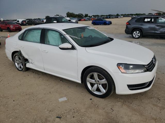 Photo 3 VIN: 1VWBP7A30CC064853 - VOLKSWAGEN PASSAT SE 