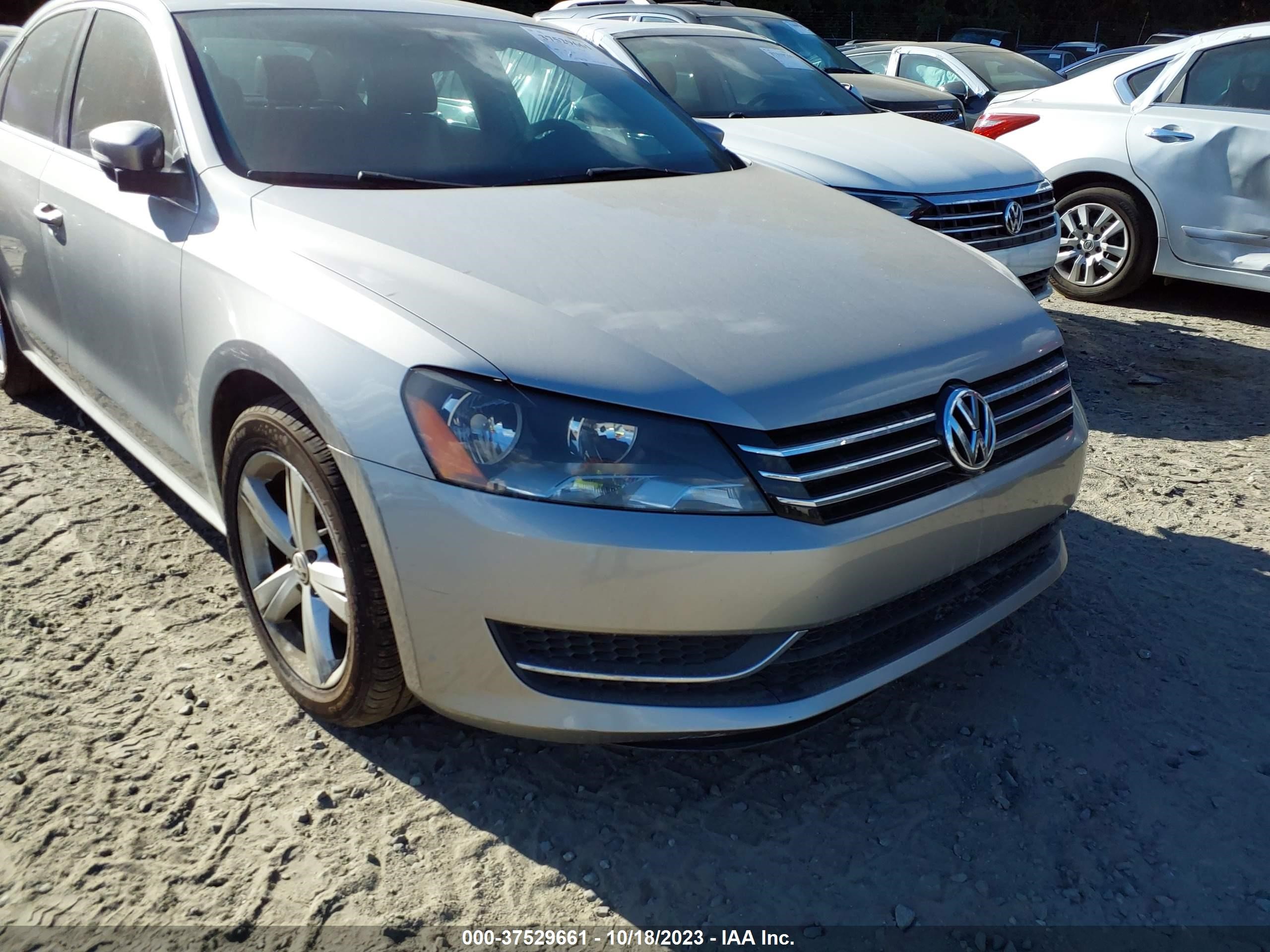 Photo 11 VIN: 1VWBP7A30DC108965 - VOLKSWAGEN PASSAT 